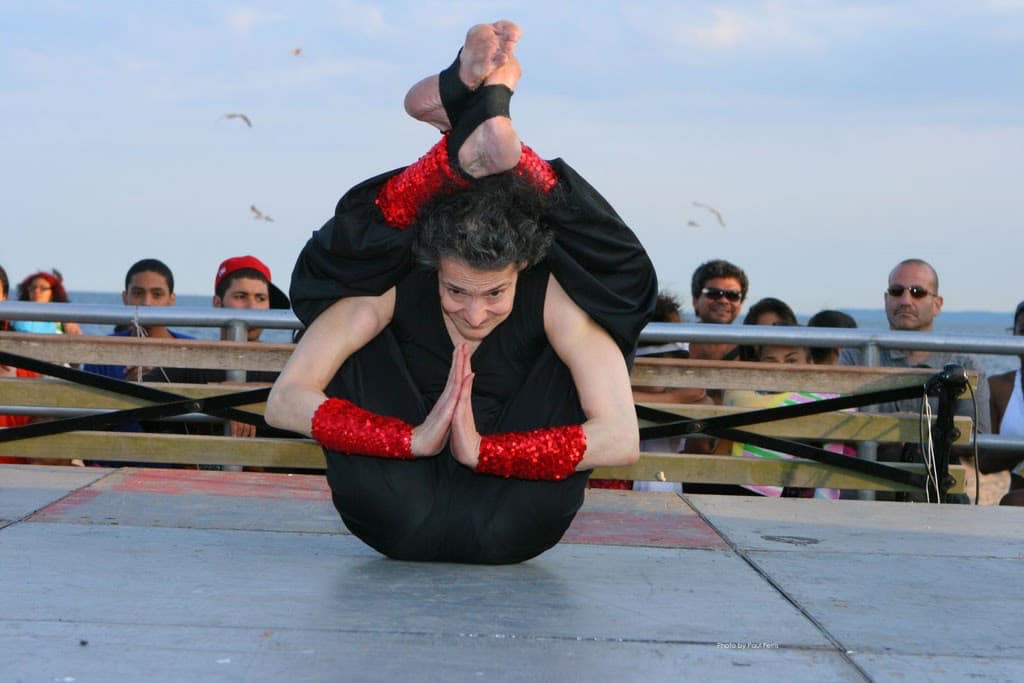 Amazing Amy: Eccentric Yoga Contortion Dance Entertainer, Little Old Limber Lady, Flexibly Freestyling project image