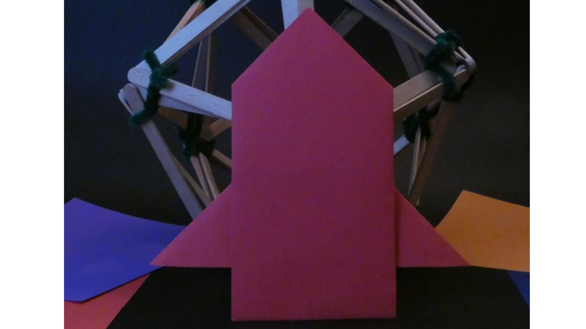 Origami Rocket Evolution: Systematic Learning Through Aviation Principles - exhibit detail 0